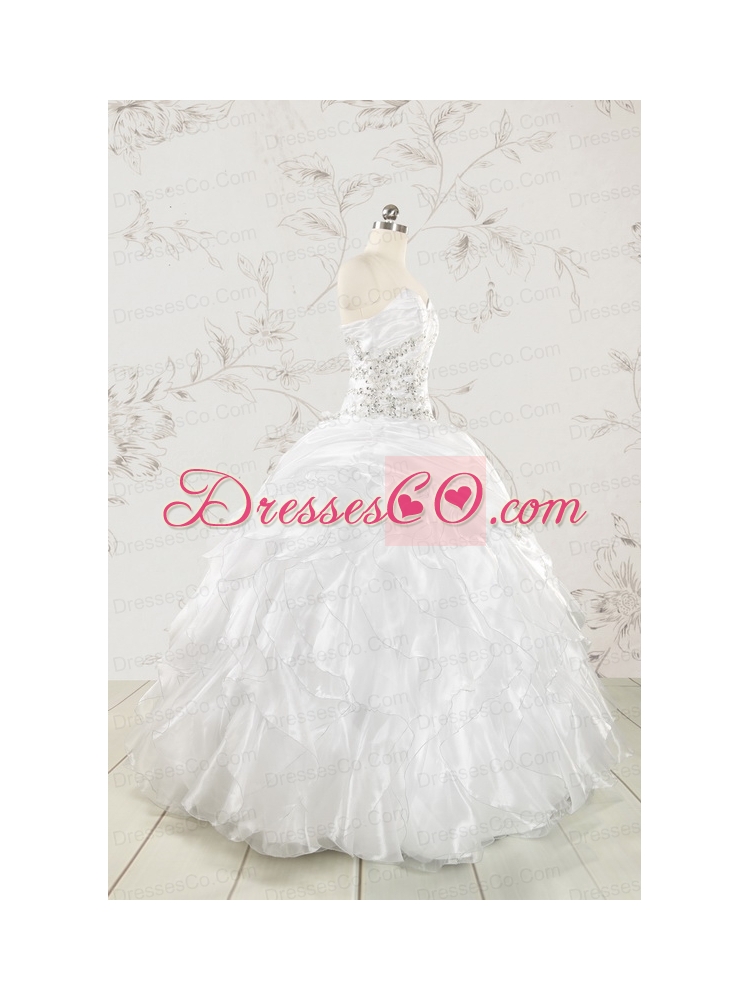 Classical White Quinceanera Dress with Beading and Ruffles
