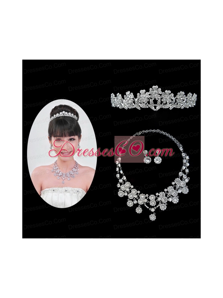 Dignified Jewelry Set Including Necklace And Tiara