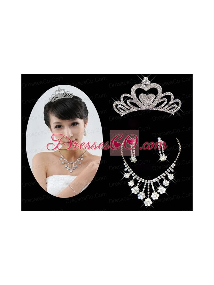 Vintage Style Rhinestons Necklace And  Crown With Shining Diamond