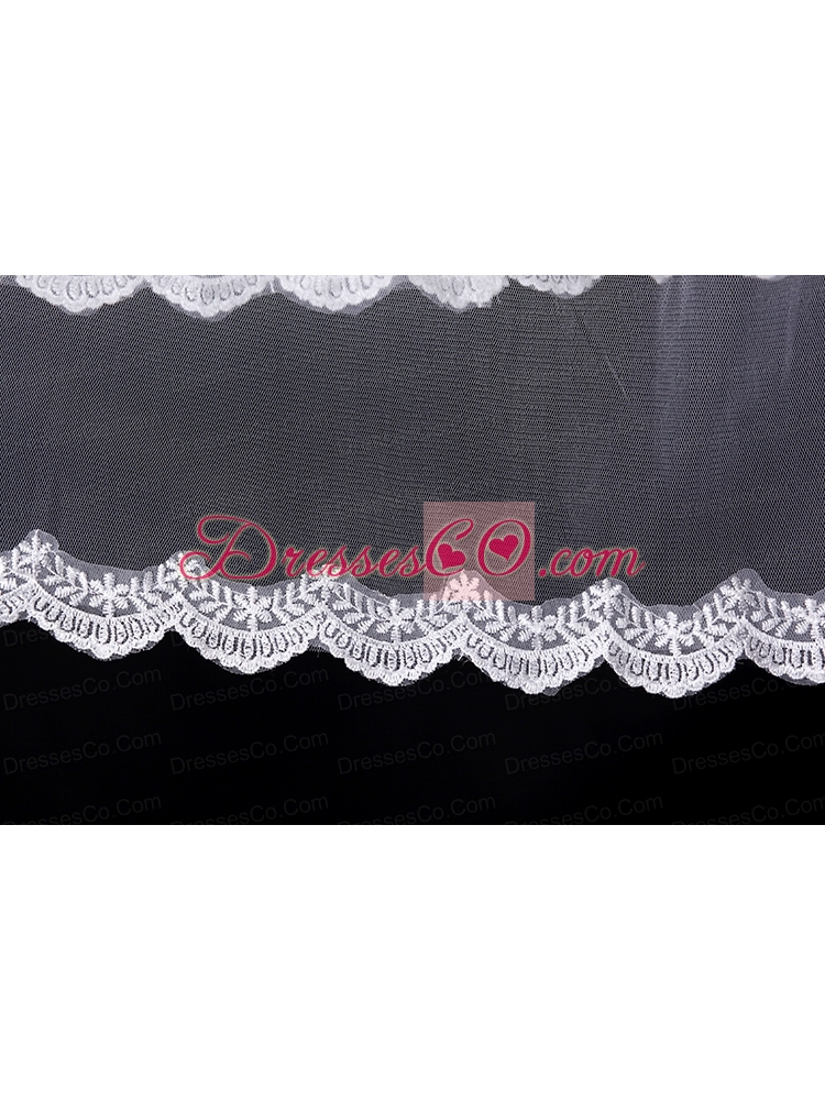 Simple Four-Tier Bridal Veils with Lace Appliques Edge