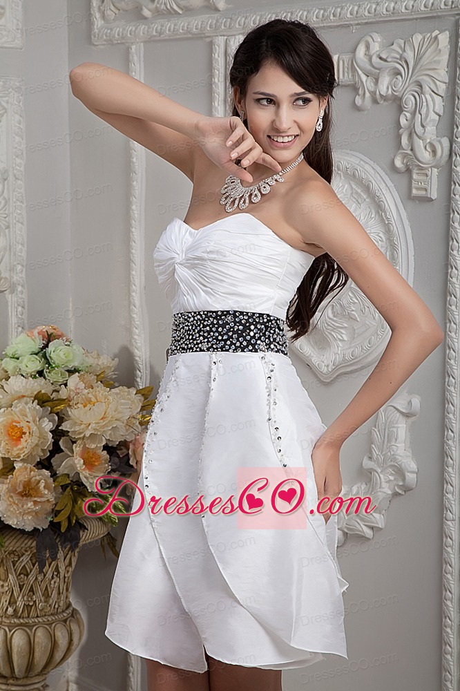 Gorgeous White A-line Cocktail Dress Taffeta Beading Mini-length