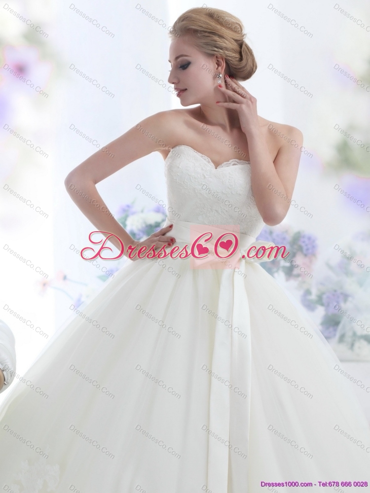 Popular White Wedding Dress with Hand Made Flowers