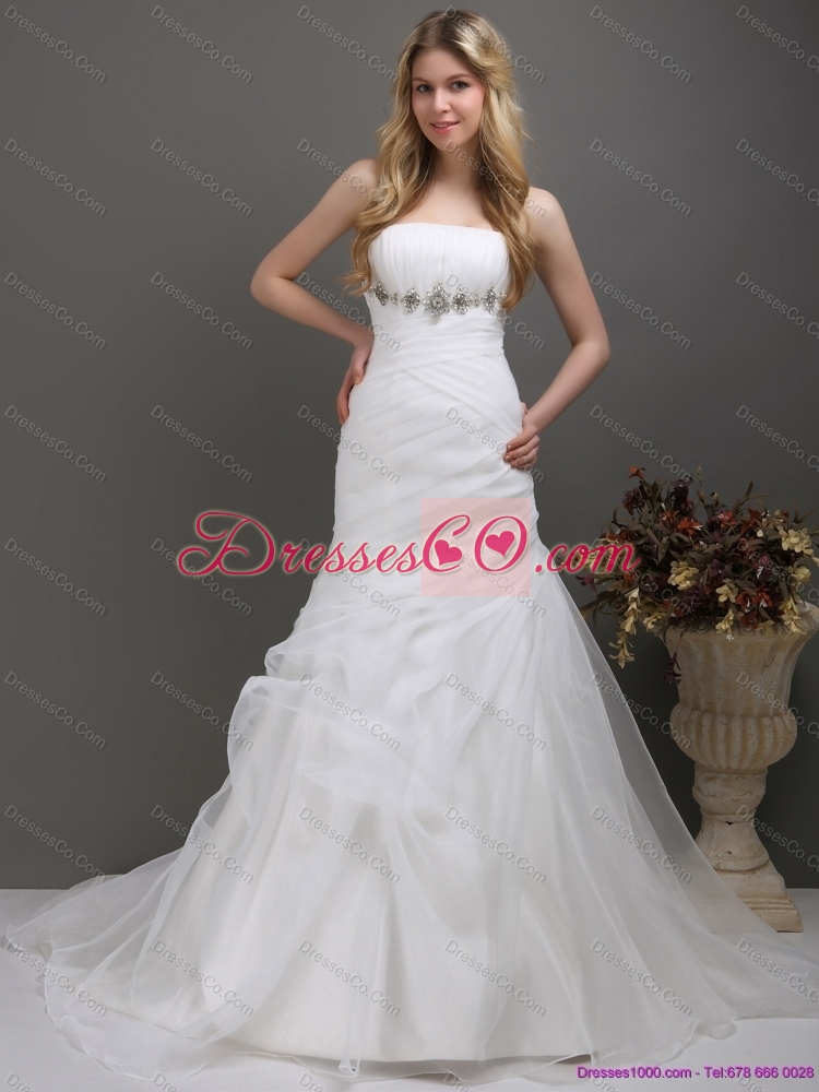 Fashionable Strapless Mermaid Wedding Dress with Ruching and Paillette