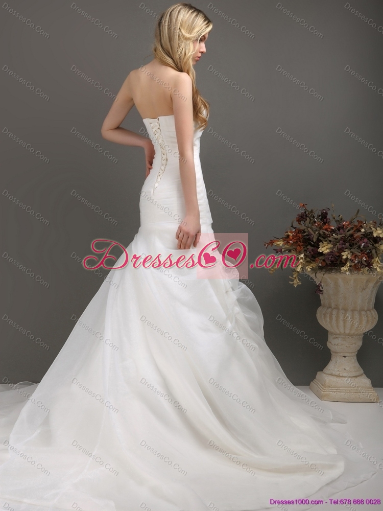 Fashionable Strapless Mermaid Wedding Dress with Ruching and Paillette