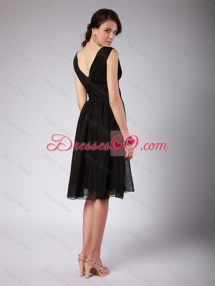 Fashionable Ruched Black Chiffon Prom Dress with V Neck