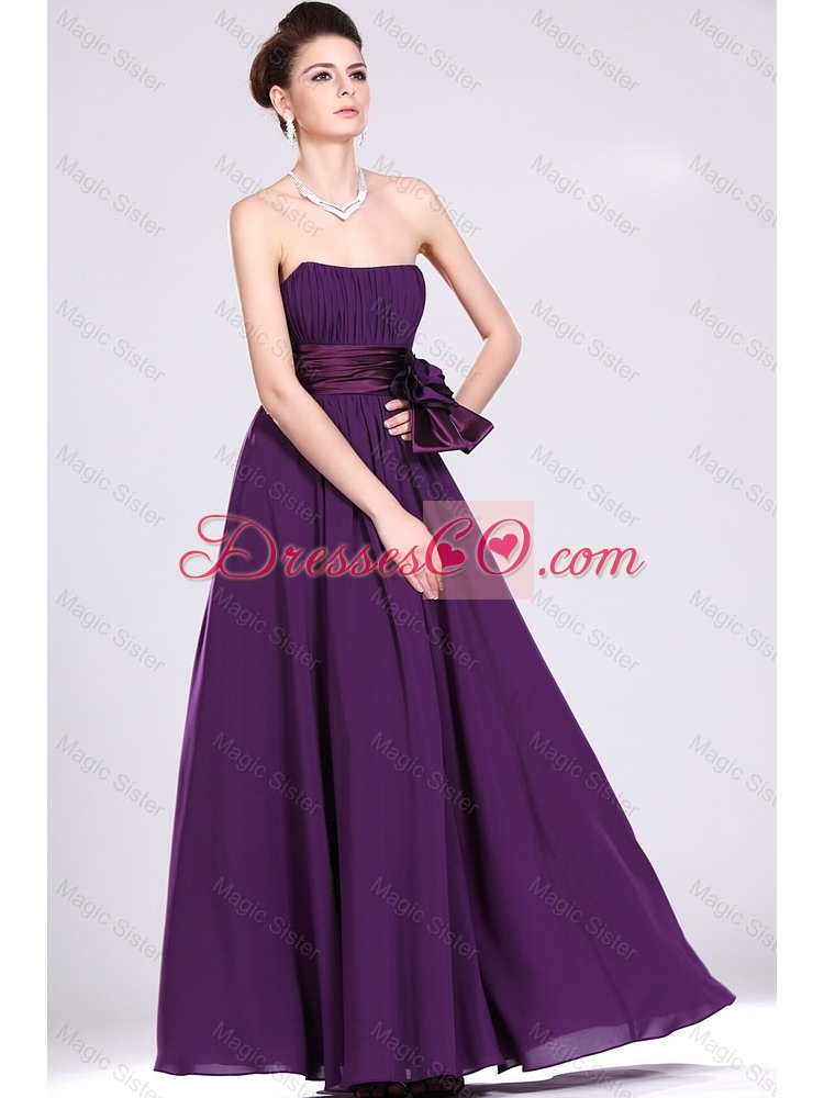 Fashionable Strapless Prom Dress with Ruching and Bowknot