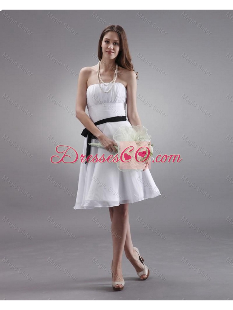 Latest White Strapless Sashes Prom Gowns with Knee Length