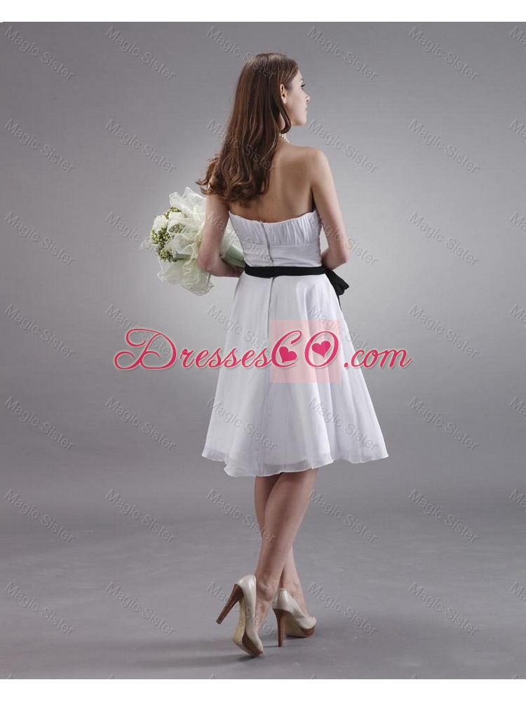 Latest White Strapless Sashes Prom Gowns with Knee Length