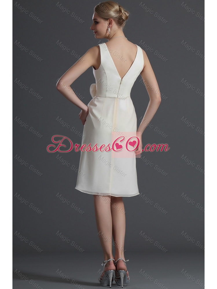 Classical Latest Luxurious V Neck Short Hand Made Flower Prom Dress in Champagne