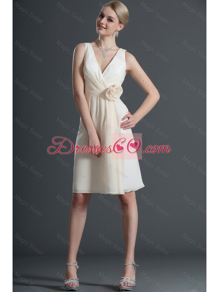 Classical Latest Luxurious V Neck Short Hand Made Flower Prom Dress in Champagne