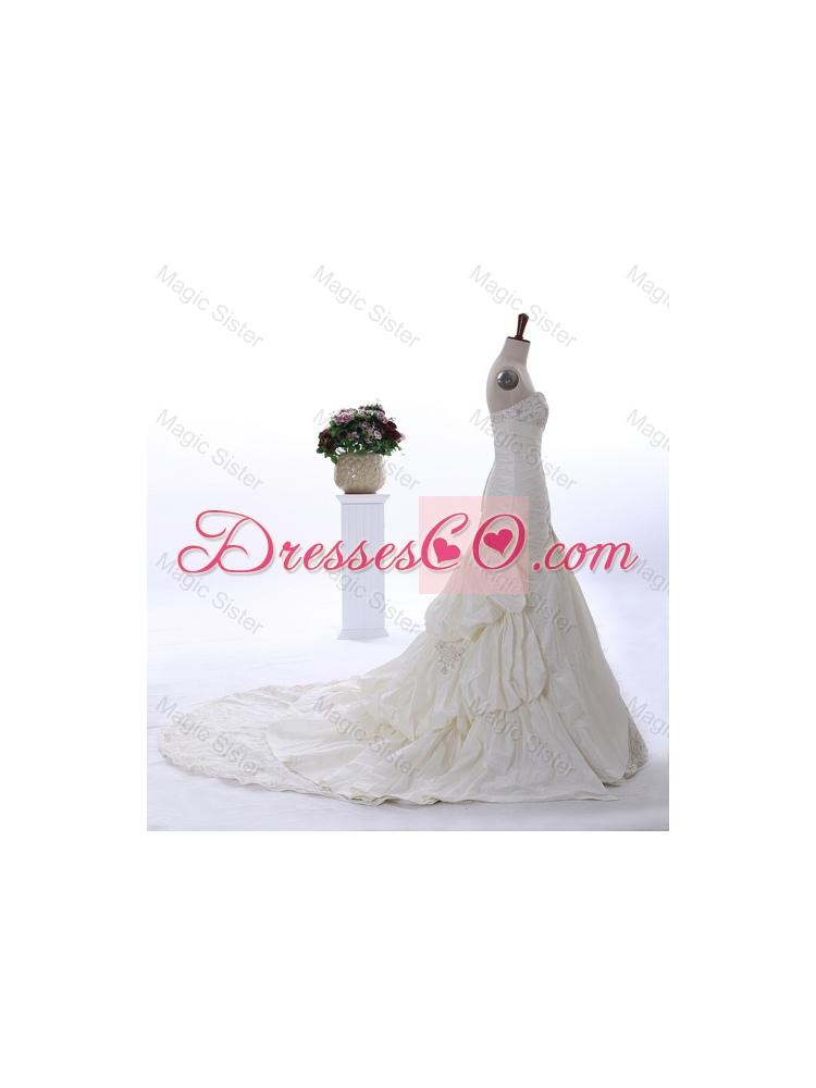 Custom Made Embroidery Wedding Dress with Court Train