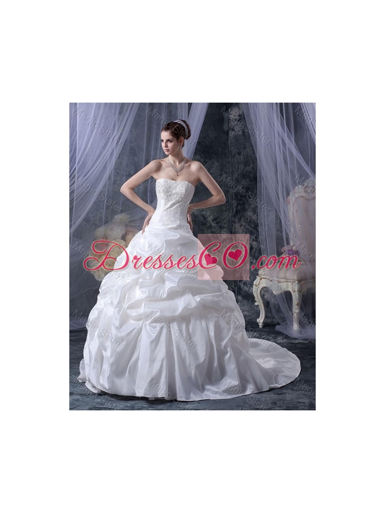 Romantic Ball Gown Strapless Wedding Dress with Appliques