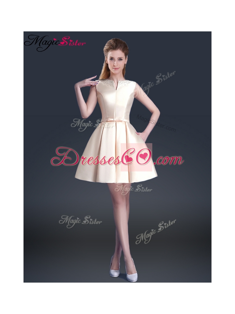 Beautiful Short Bateau Prom Dress with Bowknot and Beading