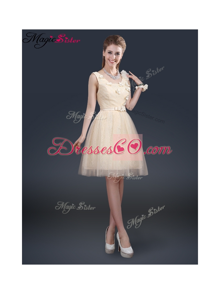New Style Short Prom Dress with Appliques and Belt