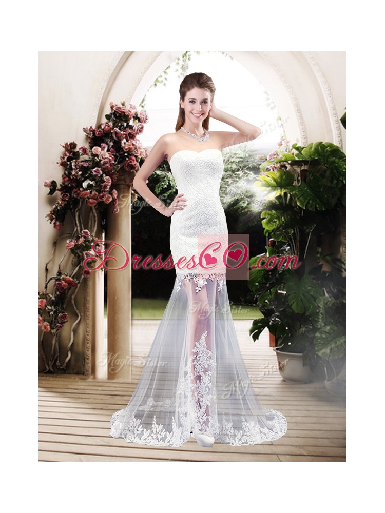 Latest Column Lace Wedding Dress with Brush Train