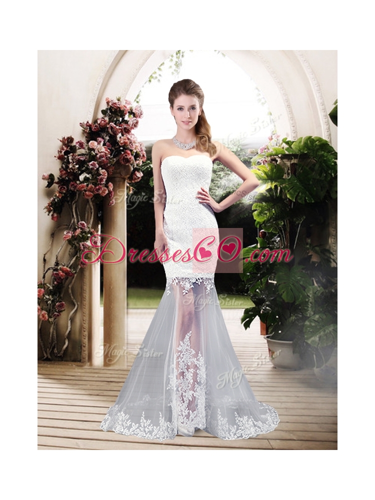 Latest Column Lace Wedding Dress with Brush Train
