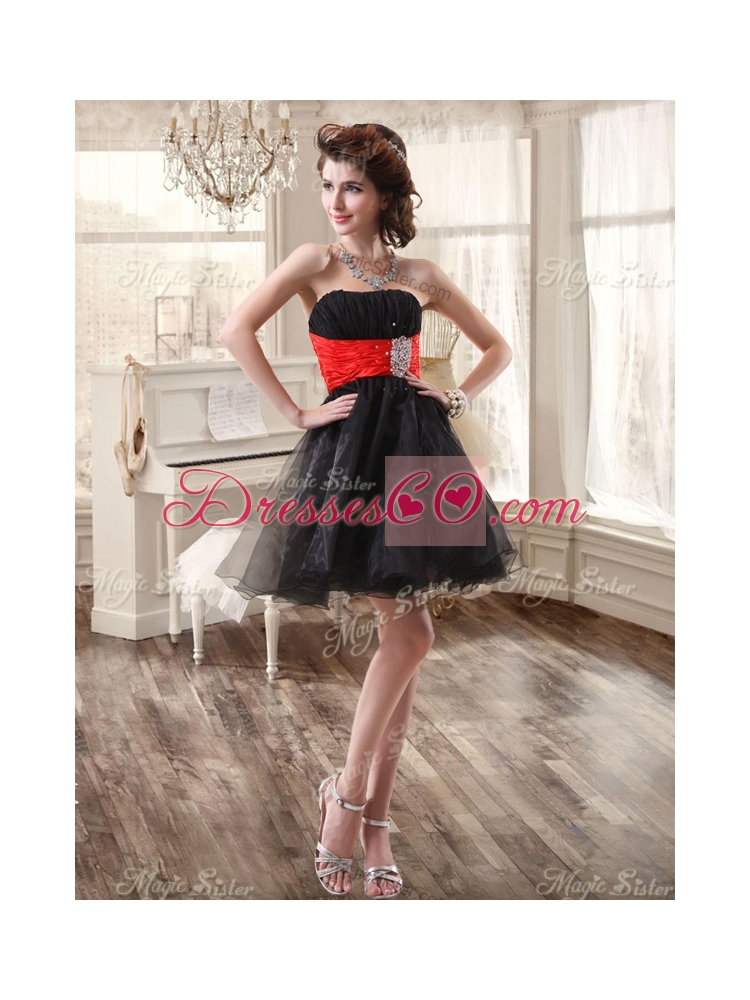 Pretty Zebra Ruffled Red and Black Quinceanera Dress and Beaded Short Dama Dresses