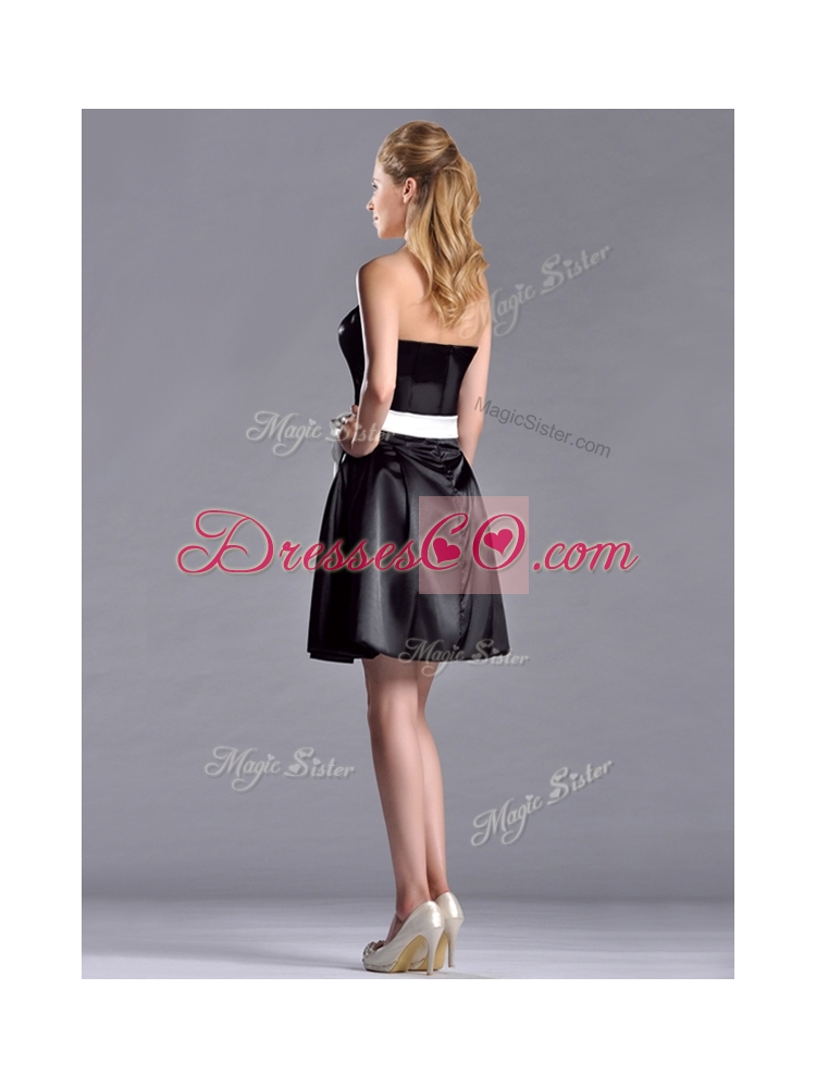 Romantic A Line Strapless White Be-ribboned Short Prom Dress in Black
