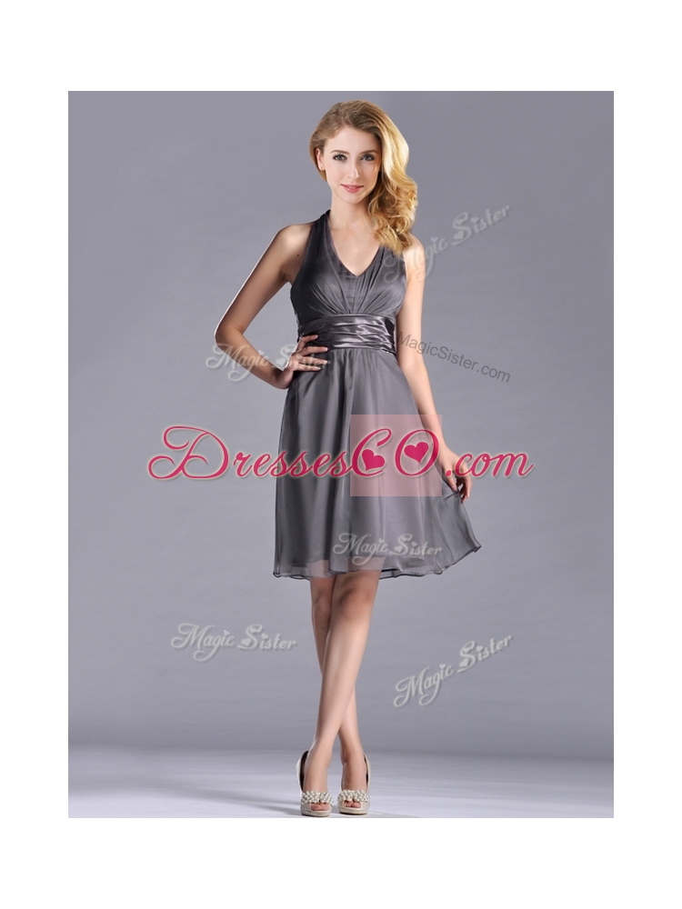 Romantic Chiffon Halter Top Knee Length Prom Dress in Grey