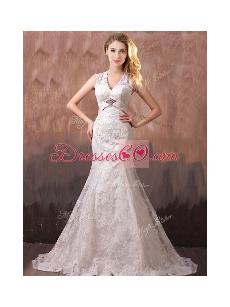 Classical Mermind V Neck Lace and Sashes Wedding Dress with Shade Back