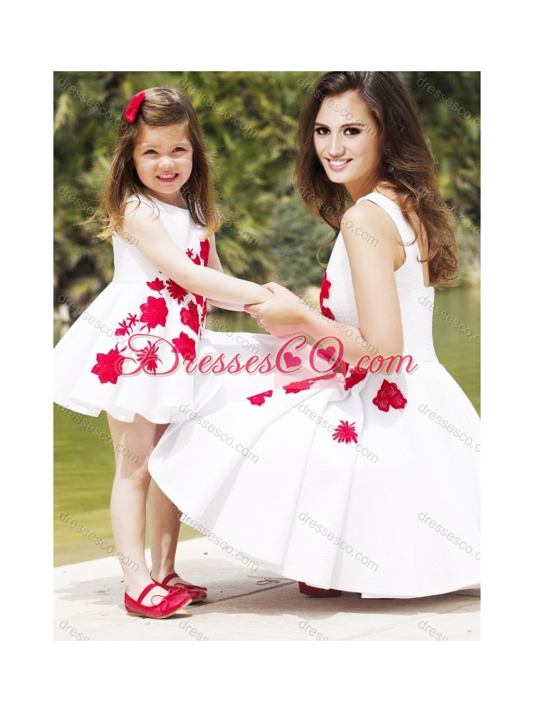 New Style Embroidered Prom Dress with Knee Length and Hot Sale Scoop Little Girl Dress in White