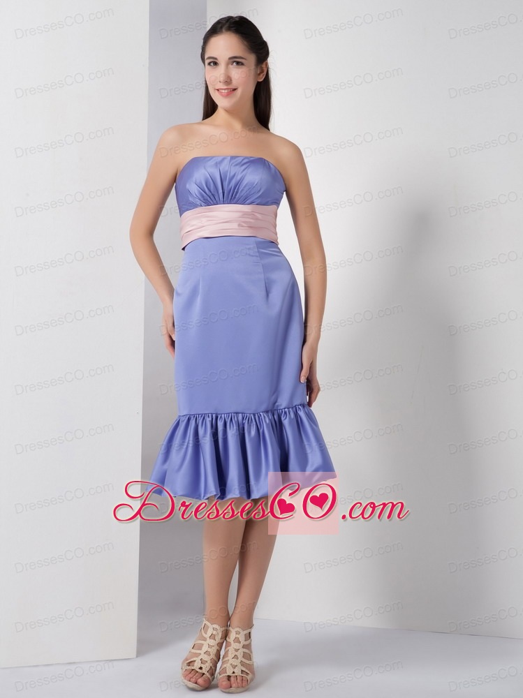 Customize Lilac Column Strapless Bridesmaid Dress Elastic Woven Satin Belt And Ruche Knee-length