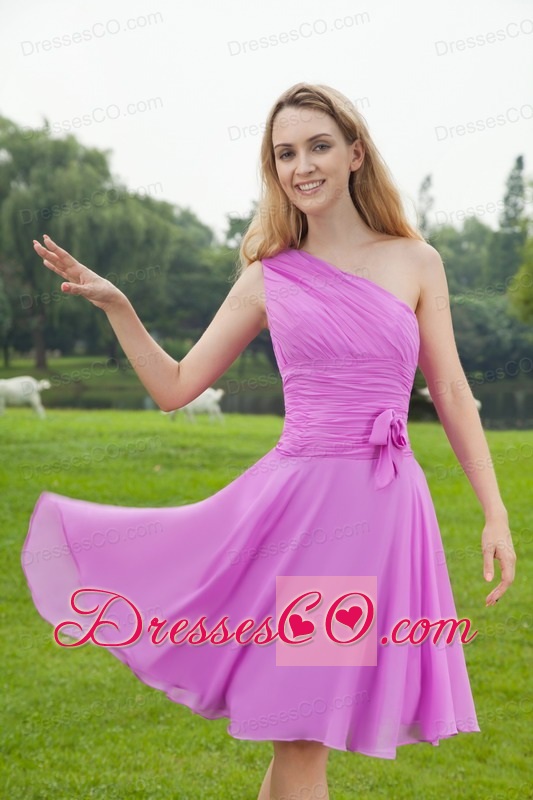 Lavender A-line / Princess One Shoulder Knee-length Chiffon Ruch Bridesmaid Dress