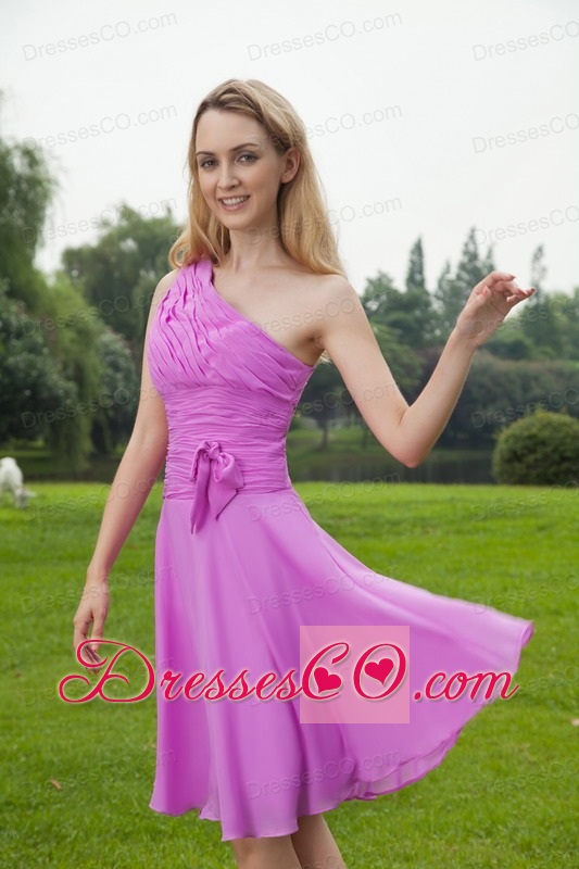 Lavender A-line / Princess One Shoulder Knee-length Chiffon Ruch Bridesmaid Dress