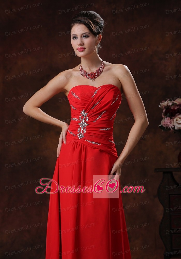 Red Beaded Decorate Strapless Chiffon Prom Dress