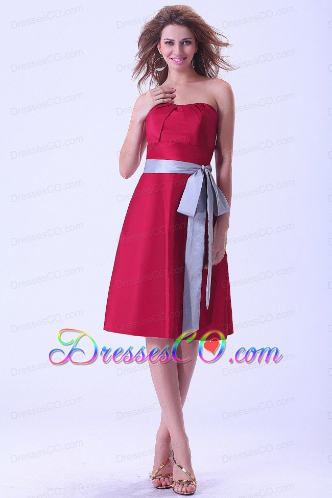 Wine Red Bridemaid Dress With Sash Knee-length Strapless Taffeta