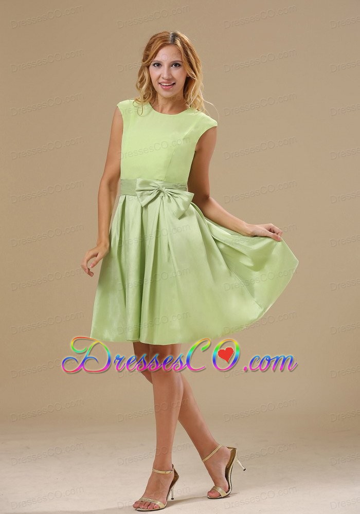 Yellow Green Knee-length Bowknot Decorate Waist Scoop Taffeta And Chiffon Bridesmaid Dress For 2013
