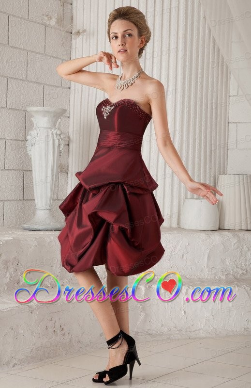 Burgundy Column / Sheath Knee-length Taffeta Beading Prom / Homecoming Dress