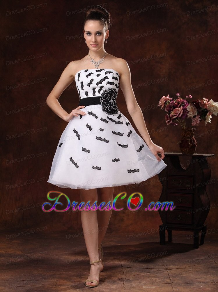 Black Appliques And Hand Made Flower Belt For White Cocktail / Homecoming Dress Mini-length