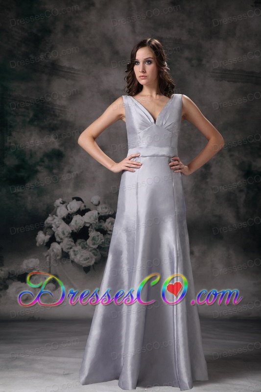 Grey Column / Sheath V-neck Long Satin Ruched Prom Dress