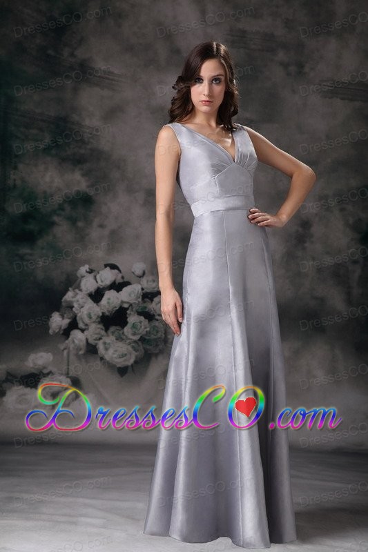 Grey Column / Sheath V-neck Long Satin Ruched Prom Dress