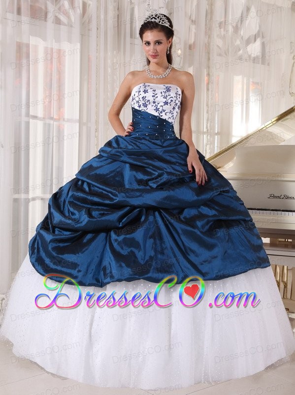Beautiful Ball Gown Strapless Long Taffeta And Tulle Embroidery Quinceanera Dress