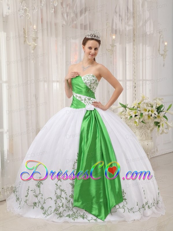 White Ball Gown Long Organza Embroidery Quinceanera Dress