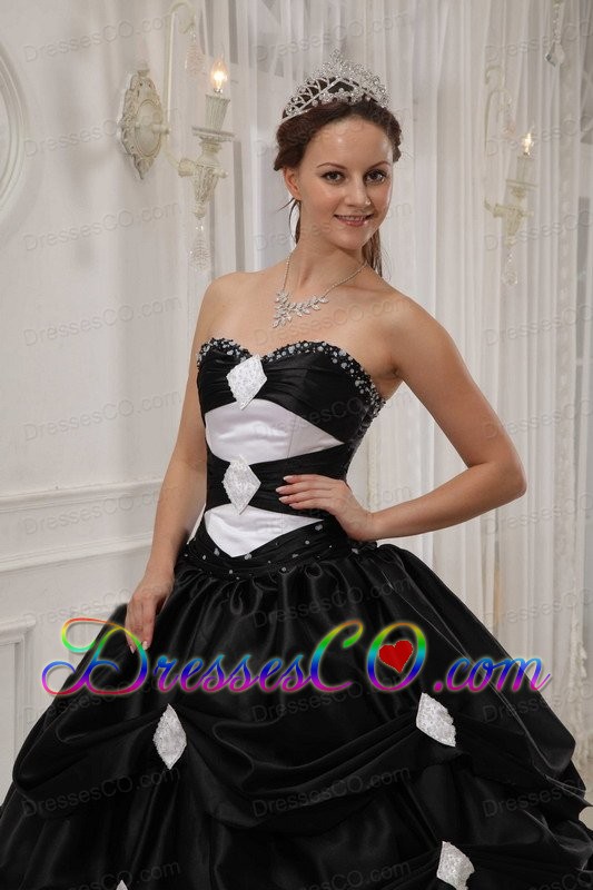 Black And White Ball Gown Long Taffeta And Organza Beading Quinceanera Dress