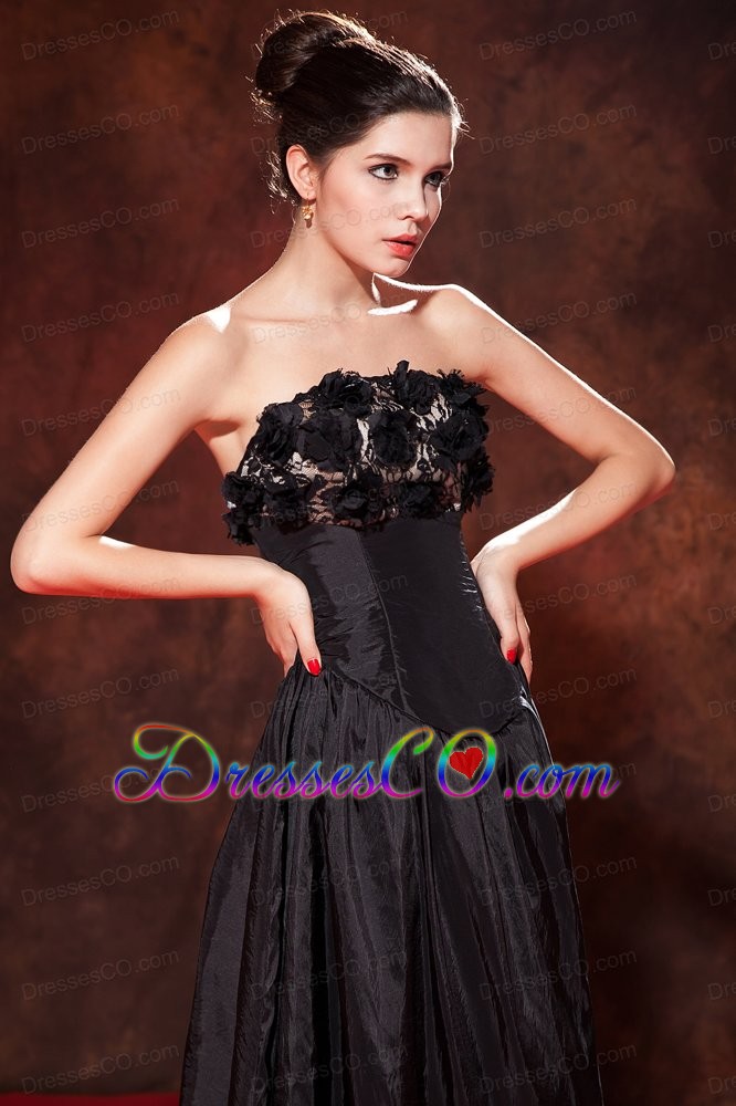Modest Black A-line / Princess Strapless Prom Dress Tea-length Taffeta Hand Made Flowers