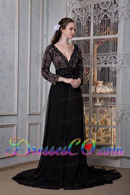 Sexy Black Mother Of The Bride Dress A-line V-neck Chiffon Beading Court Train