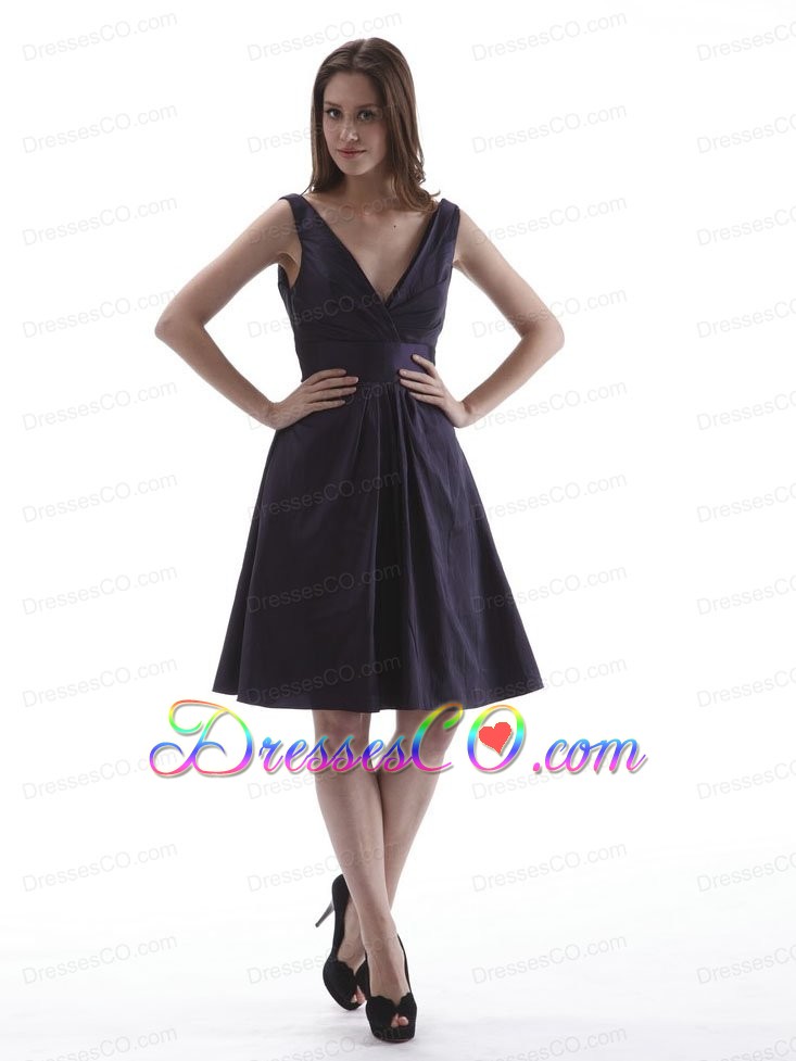 Dark Purple V-neck Prom / Homecoming Dress Knee-length Taffeta