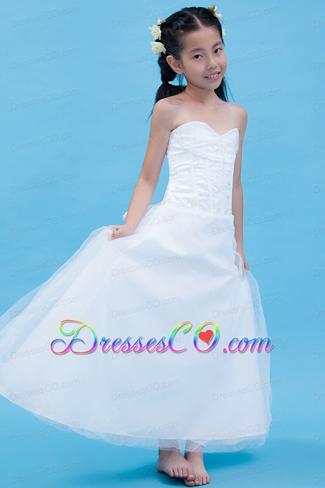 White A-line Long Tulle Appliques Flower Girl Dress