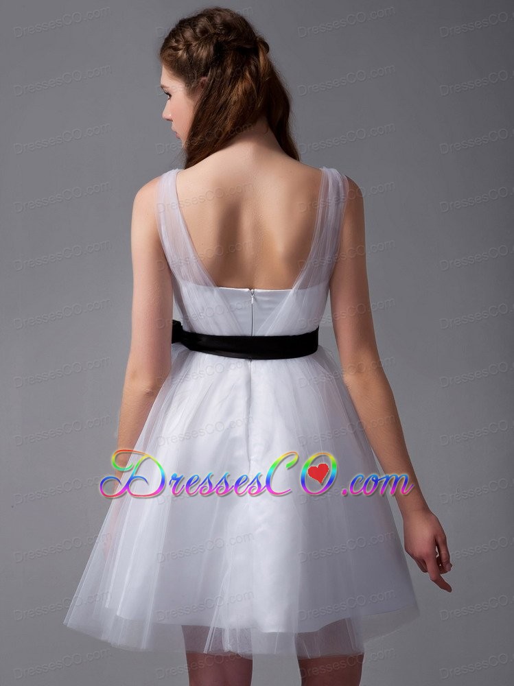 White A-line V-neck Mini-length Tulle And Taffeta Bow Prom Dress
