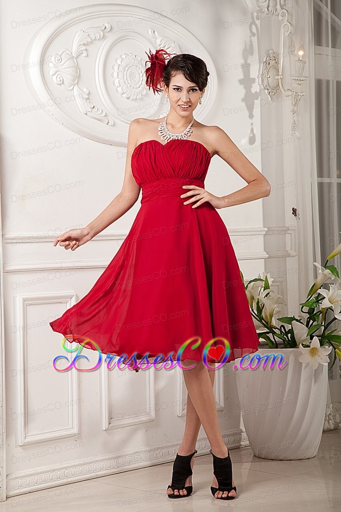 Red A-line / Princess Knee-length Chiffon Ruched Homecoming Dress