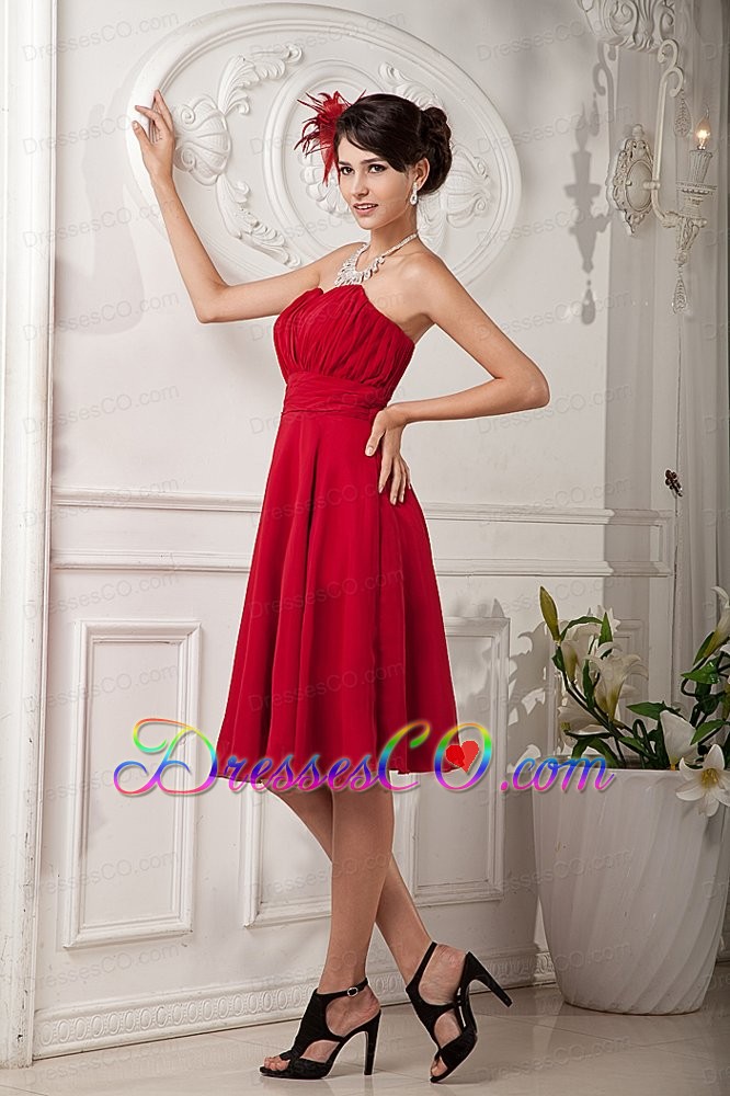 Red A-line / Princess Knee-length Chiffon Ruched Homecoming Dress