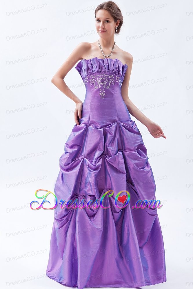 Purple A-line / Princess Strapless Prom Dress Taffeta Embroidery Long