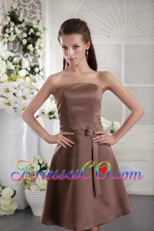 Brown Empire Strapless Knee-length Satin Bow Prom Dress