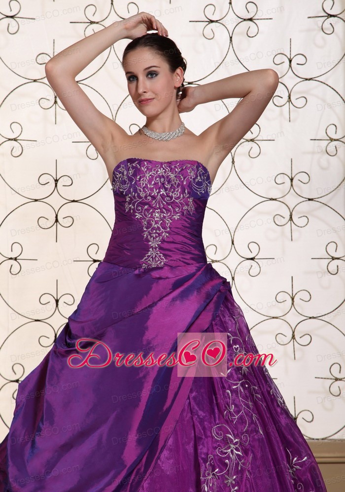 Modest Purple Prom Dress For Taffeta and Organza With Embroidery