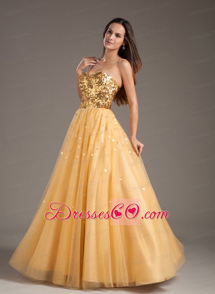 Luxurious A-line Prom Dress Gold With Tulle
