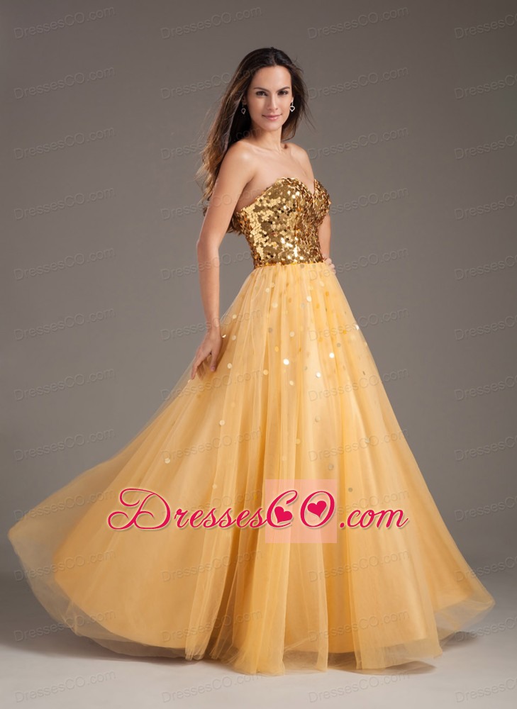 Luxurious A-line Prom Dress Gold With Tulle